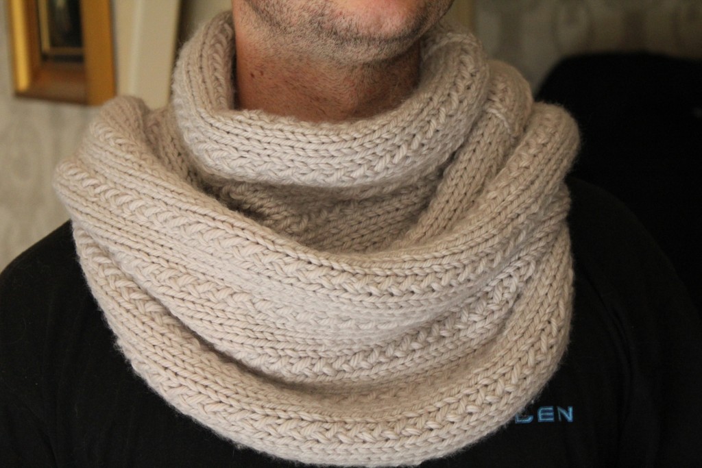 patron tricot foulard eternite