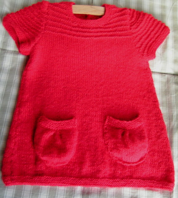 patron tricot robe fille gratuit